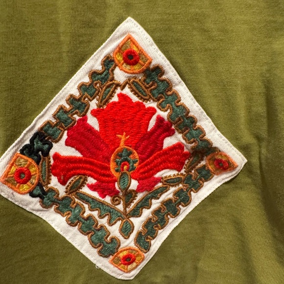 FOUND Casual Olive Short Sleeve Boho Embroidered Tee Size XL - Picture 14 of 14
